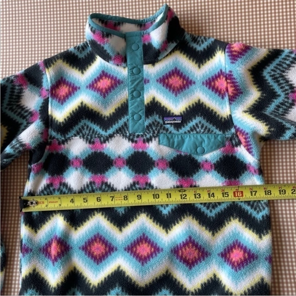 Patagonia Synchilla Snap-T tribal print fleece pullover.
Size XL. 14 years - Picture 13 of 15